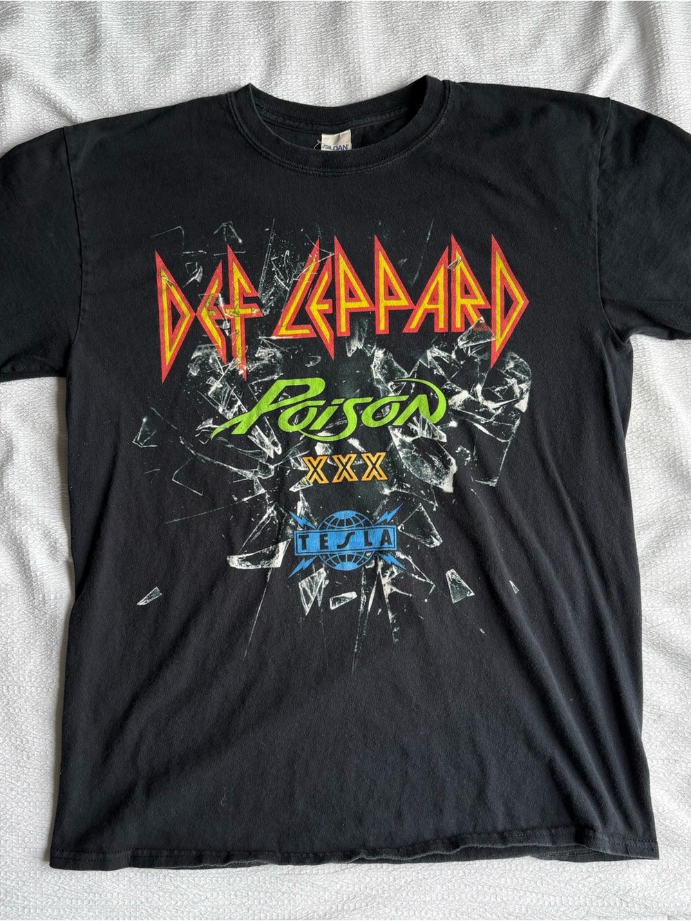 Def Leppard Poison Tesla 2017 World Tour Men's Black Graphic Shirt Size Medium
